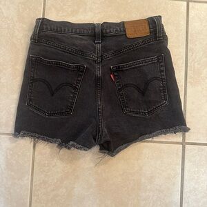Levi’s Lack Ribcage Shorts - 27 - EUC